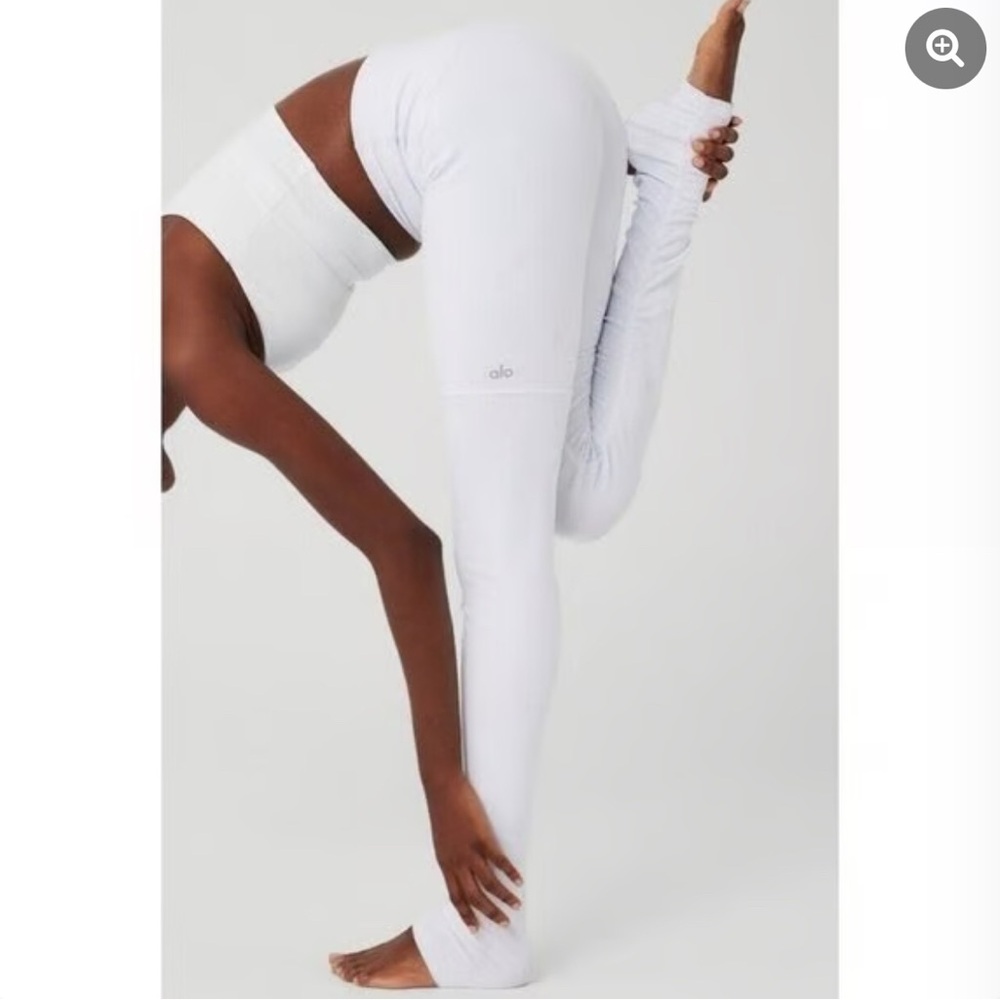 ALO YOGA IDOL LEGGING Color: Jungle Glossy: light green - Picture 13 of 13